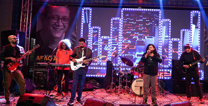 Famous singer Arman Rahim performing in a function organized to pay tribute to renowned guitarist Afaq Adnan on the occasion of his first death anniversary under the auspices of Arts Council of Pakistan Karachi