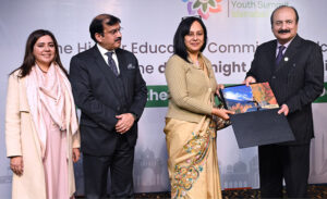 Chairman of the Prime Minister's Youth Program (PMYP), Rana Mashhood Ahmed Khan presenting souvenir and gift to the delegates during a dinner night in honour of the foreign delegates attending the Commonwealth Asia Youth Alliance (CAYA) Summit 2025, hosted by The Higher Education Commission (HEC) of Pakistan at HEC.