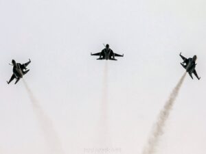 Spectacular flypast by PAF at opening match of ICC Champions Trophy