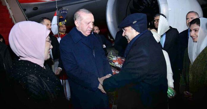 President Asif Ali Zardari welcoming the Turkish President Recep Tayyip Erdoğan, upon his arrival at Nur Khan Airbase. Turkish First Lady, Mrs. Emine Erdogan, and First Lady of Pakistan, Ms. Aseefa Bhutto Zardari are also present