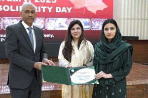 Executive Director General of DEMP Mubashir Tauqeer cutting ribbon to inaugurate Digital Photographic and Painting Exhibition organized by Directorate of Electronic Media and Publications, Ministry of Information and Broadcasting in connection with Kashmir Solidarity Day at Information Service Academy.