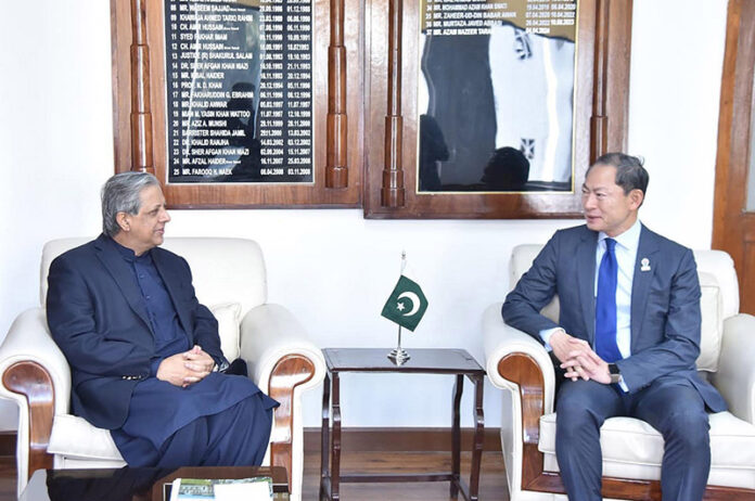 Ambassador AKAMATSU Shuichi pays a courtesy call on Federal Minister for Law and Justice Senator Azam Nazeer Tarar
