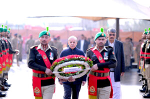 Prime Minister Muhammad Shehbaz Sharif laying a floral wreath at the Yadgar-e-Shuhada.