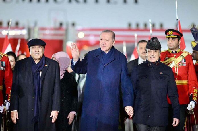 President Asif Ali Zardari and Prime Minister Muhammad Shehbaz Sharif receive the President of Turkiye H.E. Recep Tayyip Erdogan upon his arrival for his two day official visit of Pakistan