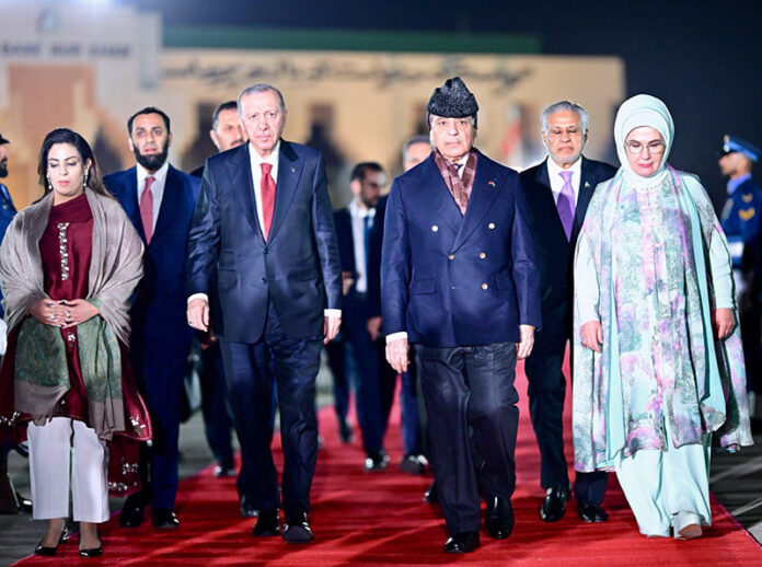 Prime Minister Muhammad Shehbaz Sharif bids farewell to President of Turkiye, Recep Tayyip Erdogan at the end of his official two day visit to Pakistan Prime Minister Muhammad Shehbaz Sharif bids farewell to President of Turkiye, Recep Tayyip Erdogan at the end of his official two day visit to Pakistan