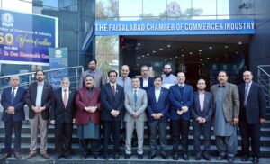 A group photo of H.E. Dr. Marghoob Saleem Butt, Ambassador of Pakistan to Switzerland with President FCCI Rehan Naseem Bharara and other local traders, industrialist and businessmen during their visit to Faisalabad Chamber of Commerce & Industry (FCCI).
