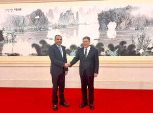 Federal Minister for Interior Mohsin Naqvi in a meeting with his Chinese counterpart Qi Yanjun