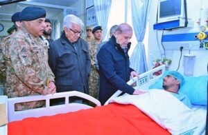 Prime Minister Muhammad Shehbaz Sharif meets security personnel at CMH Quetta. They got injured while valiantly fighting with the terrorists in Balochistan.
