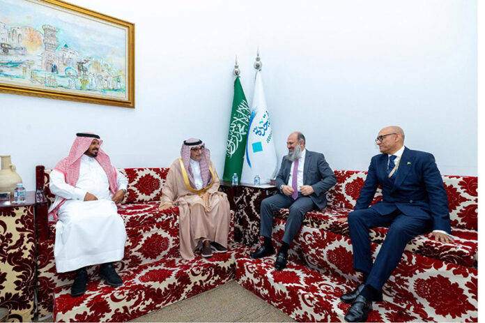 Federal Minister for Commerce Jam Kamal Khan discusses trade opportunities with Jeddah Chamber officials
