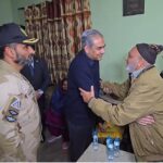 Federal Minister for Interior and Narcotics Control Mohsin Naqvi meeting the innocent family who were detained in Saudi Arabia upon their release