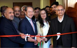 Mr. AKAMATSU Shuichi, the Ambassador of Japan to Pakistan, Mr. Hassan Nasir Jamy, Secretary, National Heritage & Culture Division, Mr. Farukh Amil, former Ambassador of Pakistan to Japan, inaugurates the exhibition “Beautiful Japan- Through the Eyes of an Ambassador” at the National Art Gallery
