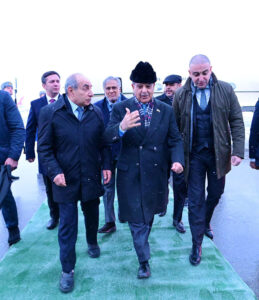 Deputy Prime Minister of Azerbaijan, Yaqub Abdulla oğlu Eyyubov receives Prime Minister Muhammad Shehbaz Sharif upon arrival at Heydar Aliyev International Airport. Deputy Minister of Foreign Affairs of Azerbaijan, Yalchin Rafiyev also seen in the photo.