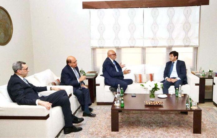 Consul General, Hussain Muhammad visits the Ismaili Centre Dubai to offer condolences on the passing of His Highness Prince Karim Al-Hussaini Aga Khan IV