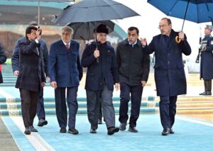 Prime Minister Muhammad Shehbaz Sharif being briefed at Independence Museum.