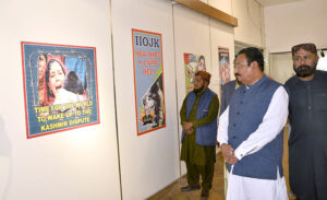 Divisional Commissioner Bilal Ahmed Memon with participants leading the walk regarding Kashmir Solidarity Day at Thandi Sarak to express solidarity with the people of Indian Illegally Occupied Jammu and Kashmir (IIOJK).