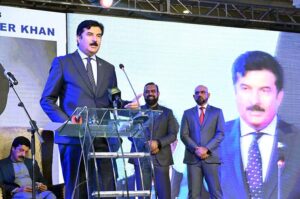 Governor Khyber Pakhtunkhwa (KPK), Faisal Karim Kundi addressing during 9 Bell Medex Annual Ceremony