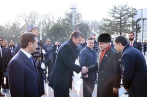 Mayor of Tashkent Shavkat Umurzakov Buranovich seeing off Prime Minister Muhammad Shehbaz Sharif and the Pakistani delegation upon their departure at Tashkent airport.