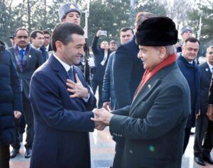 Mayor of Tashkent Shavkat Umurzakov Buranovich seeing off Prime Minister Muhammad Shehbaz Sharif and the Pakistani delegation upon their departure at Tashkent airport.