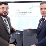 Mr. Çağatay Özden, Head of Department, Asia and Pacific Countries, Ministry of Trade – Türkiye (right), and Mr. Abdul Hafeez, C.E.O. & President – EXIM Bank of Pakistan (2nd from Left), exchanging signed M.o.Us. at EXIM Bank of Pakistan’s Head Office