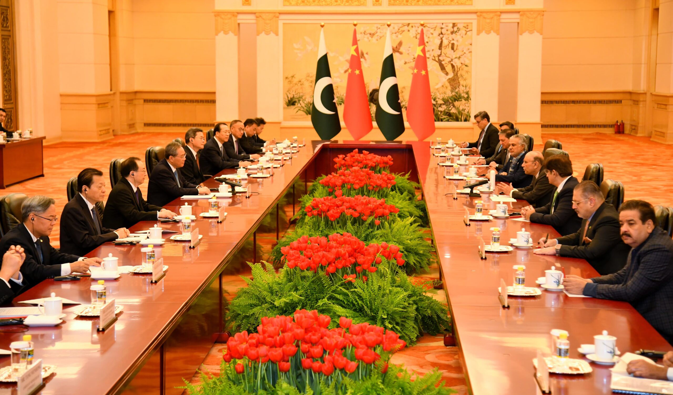 President Zardari, Premier Li discuss trade cooperation, people-to-people linkages