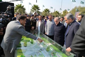PM inaugurates Jinnah Square; appreciates its completion in record 72-day