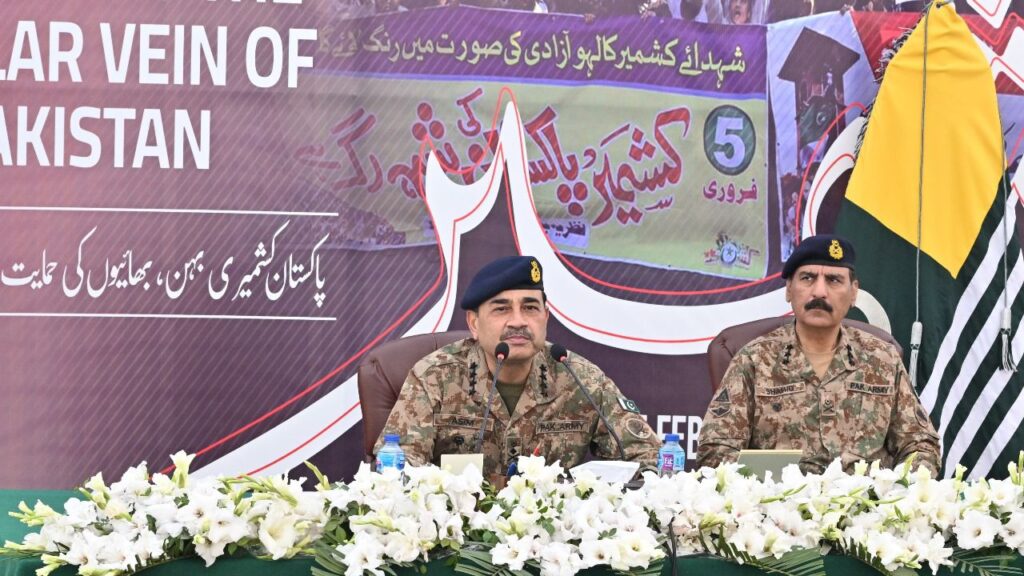 COAS visits Muzaffarabad, pays homage to sacrifices of martyrs