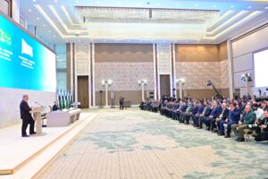 PM invites Uzbek, Pak business communities to explore vast investment potential thru joint ventures
