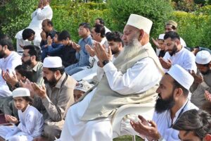 A large number of faithful offering Eidul-Fitr prayers at Al- Aqsa Park, Satellite Town