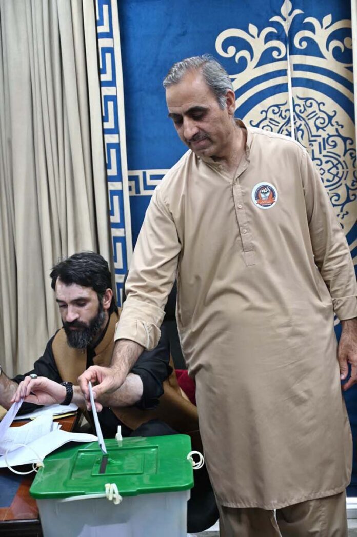 An APP employee exercises his right to vote during the APP Employees Union Election 2025 at APP Headquarters