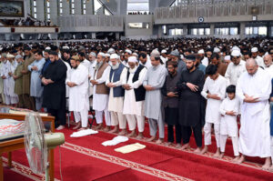A large number of faithful offering Namaz-e-Juma-tul-Wida (Friday prayer) at Faisal Masjid during holy month of Ramzan
