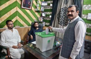 An APP employee exercises his right to vote during the APP Employees Union Election 2025 at APP Sargodha Bureau