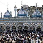A large number of faithful offering Namaz-e-Juma-tul-Wida (Friday prayer) at Qadeemi Jamia Masjid during holy month of Ramzan