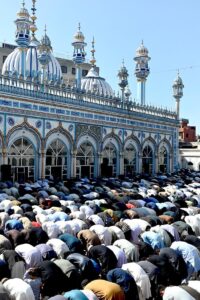 A large number of faithful offering Namaz-e-Juma-tul-Wida (Friday prayer) at Qadeemi Jamia Masjid during holy month of Ramzan