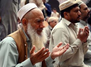 A large number of faithful offering second Friday prayer of Holy Fasting Month of Ramzanul Mubarak at Sunehri Masjid.