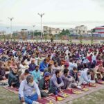 A large number of people waiting for Maghrib Azaan to break their fast arranged by volunteers at greenbelt along Islamabad Expressway