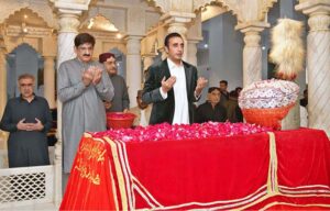 Chairman PPP Bilawal Bhutto Zardari offering Fateha on the grave of Shaheed Mohtarma Benazir Bhutto at Garhi Khuda Bakhsh on the first day of Eid-ul-Fitr