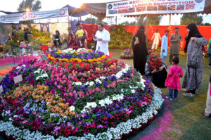 A large number of families visit the 21st Annual Garden Competition & Spring Flower Show organized by Cantonment Board at Hassan Haider Shaheed Family Park, Qasim Chowk