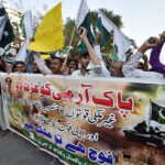 Members of Tehrik Jawanan Pakistan and Kashmir Karachi holding a demo in favour of Pakistan Army outside Karachi Press Club