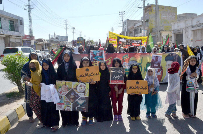 A large number of women participating in Al-Qudas Rally leading by Principal Kulia Alha Bait Qazi Ali Raza
