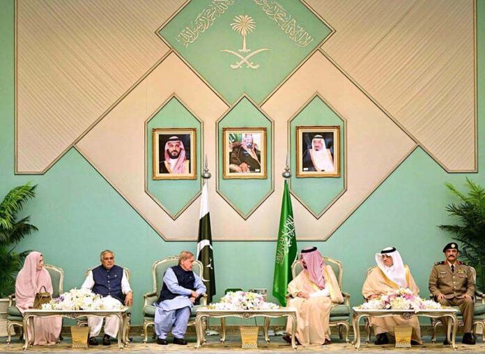 Prime Minister Muhammad Shehbaz Sharif meets the Governor of Makkah H.R.H. Prince Salman bin Sultan al-Saud