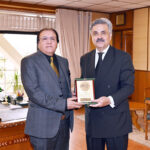 Hon’ble Mr. Justice Yahya Afridi, Chief Justice of Pakistan presents Souvenir to Hon'ble Mr. Justice Raja Saeed Akram Khan, Chief Justice, AJK at Supreme Court of Pakistan Islamabad