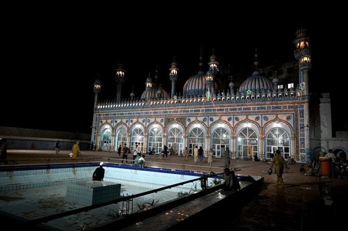 A well decorated view of Markazi Jamia Masjid in connection of Shabeena in the Islamic fasting month of Ramzan