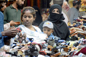 People throng shopping at Bohri Bazar ahead of Eid-ul-Fitr