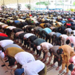 A large number of Muslim performing Namaz e jumma Alvida last Friday of the Ramzan Mubarak at Memon Masjid
