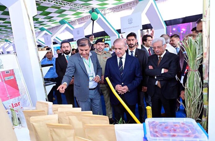 Prime Minister Muhammad Shehbaz Sharif receives briefing regarding the Aeroponics Technology Complex for Potato Seed Production at National Agricultural Research Center