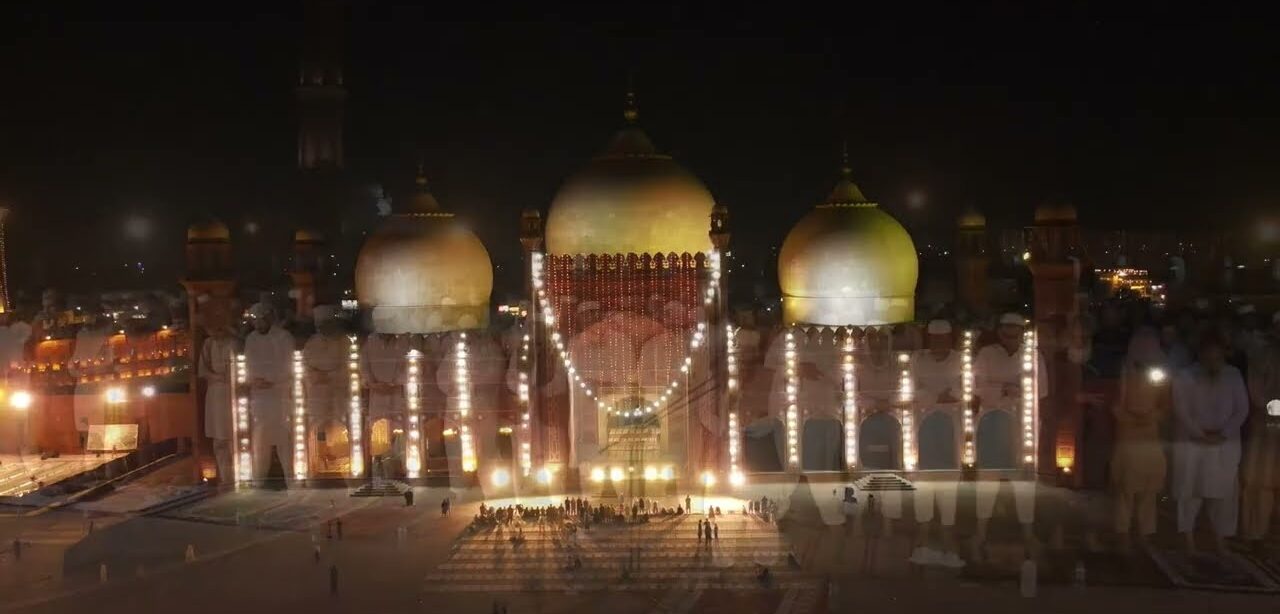 Special collective prayer held at Badshahi Mosque on Laylatul Qadr