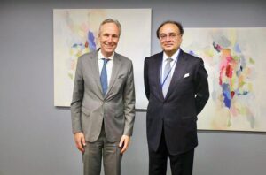 Federal Minister for Finance and Revenue Senator Muhammad Aurangzeb meeting with Martin Raiser, World Bank Vice President for South Asia in Washington D.C