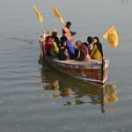Family enjoy boat ridding at Indus River