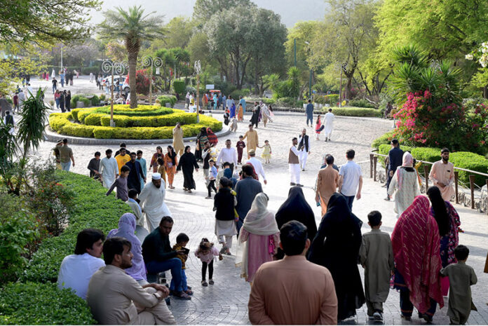 A large number of people visit the picnic spot Daman e Koh on the 2nd day of Eid ul Fitr celebrations
