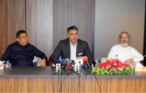 Chairman APTMA Kamran Arshad and Chairman PCGA Jassu Maal join hands to formulate a national cotton policy for the revival of cotton, during a press conference.